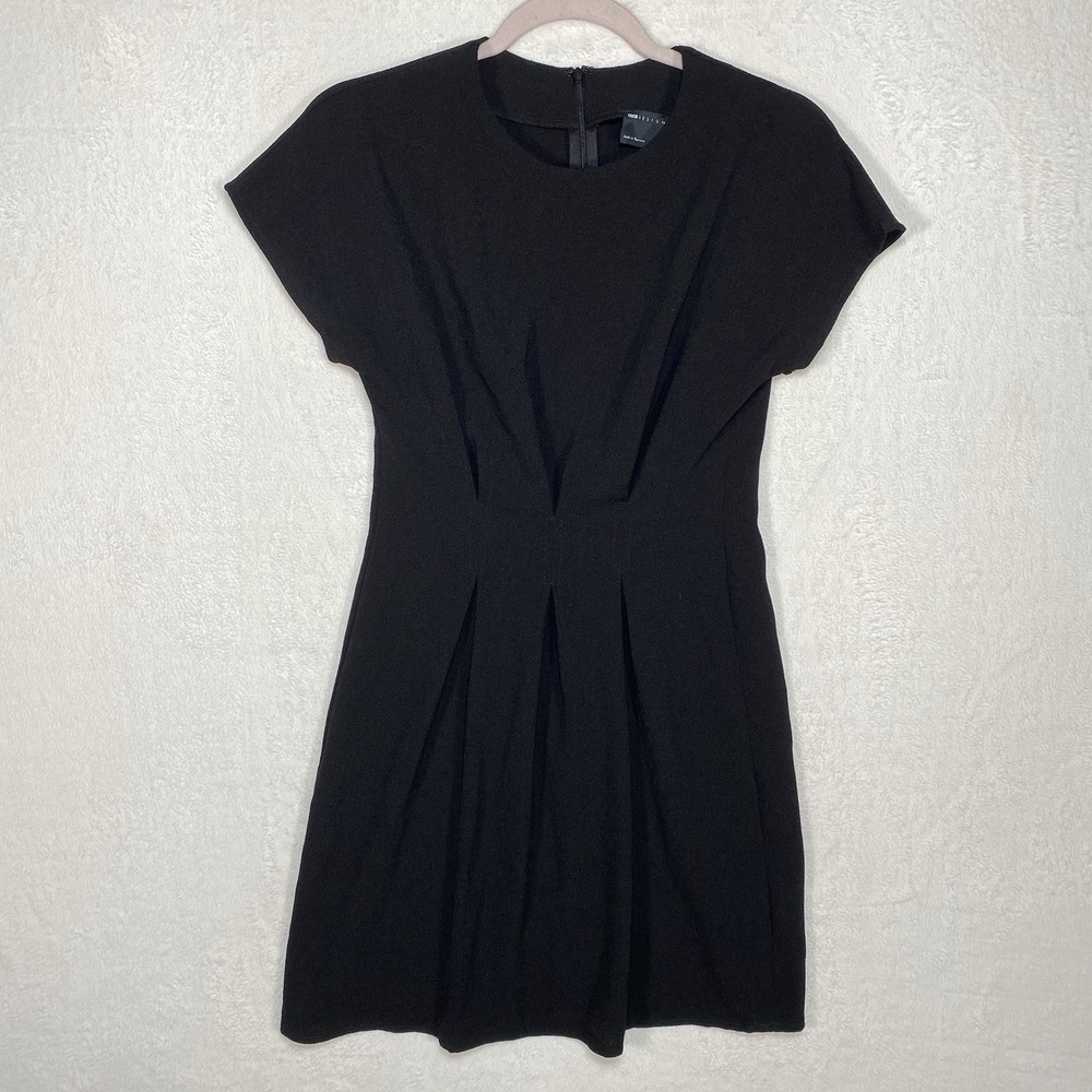 ASOS Black Pleated Mini Dress Cap Sleeve Work to Party Core Aesthetic Size 2‎